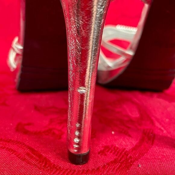 SILVER STRAPPY SHOES by APT 9 SIZE 8 - Picture 8 of 8